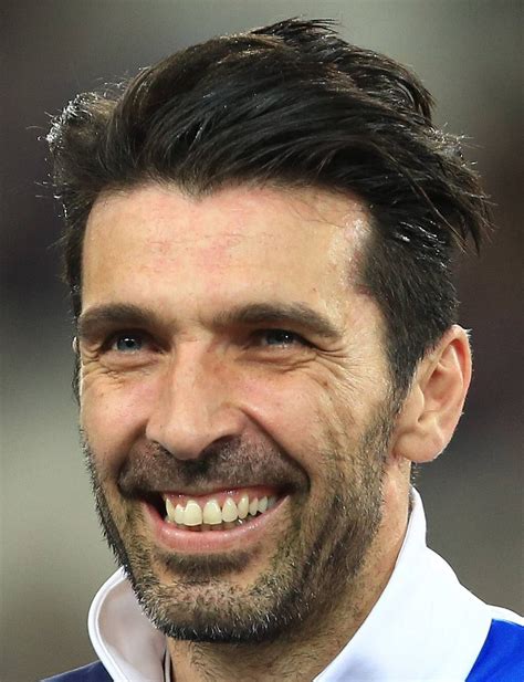 gigi buffon age.